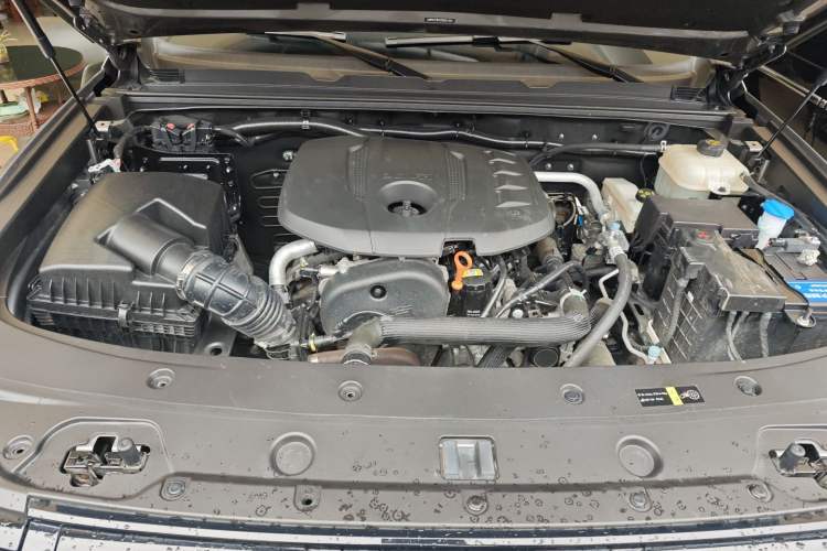 Used BAIC Off-Road BJ40 2024 2.0T All-New Urban Hunter Edition Ultimate Version Engine Bay