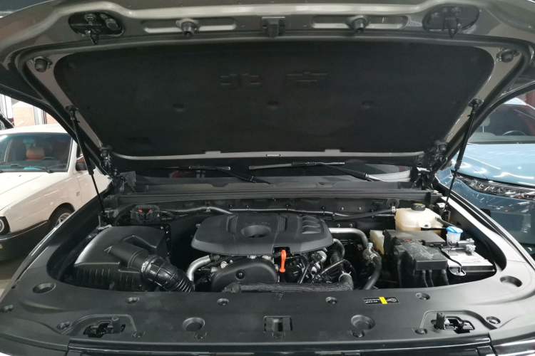 Used BAIC Off-Road BJ40 2024 2.0T All-New Urban Hunter Edition Ultimate Version Engine Bay