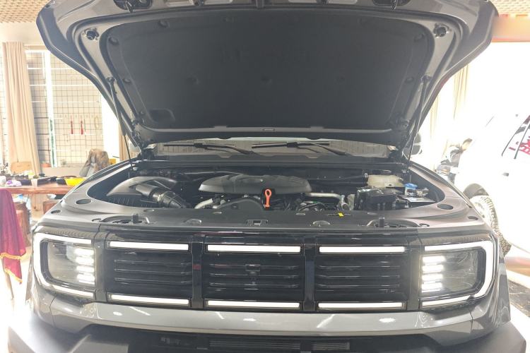 Used BAIC Off-Road BJ40 2024 2.0T All-New Blade Hero Edition Climber Engine Bay