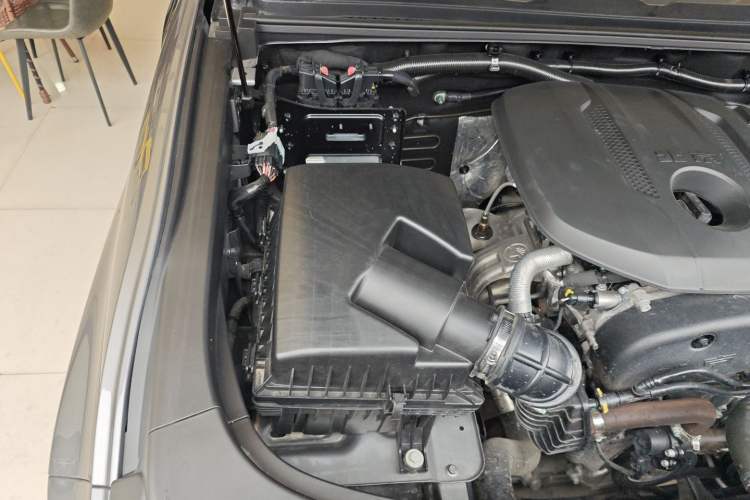 Used BAIC Off-Road BJ40 2024 2.0T All-New Urban Hunter Edition Ultimate Version Engine Bay Right
