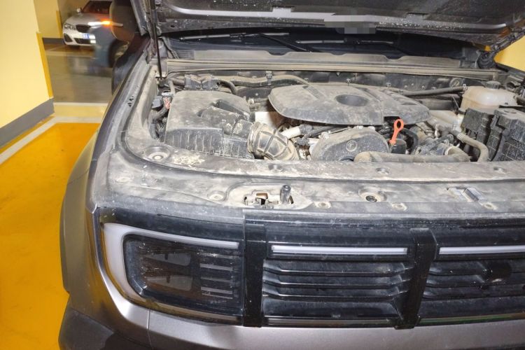 Used BAIC Off-Road BJ40 2024 2.0T All-New Urban Hunter Edition Ultimate Version Engine Bay Right