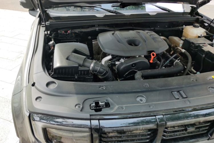 Used BAIC Off-Road BJ40 2024 2.0T All-New Urban Hunter Edition Ultimate Version Engine Bay Right