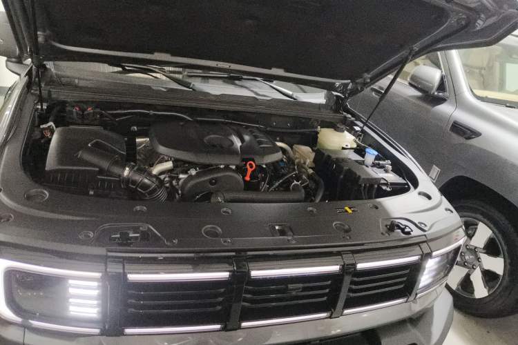 Used BAIC Off-Road BJ40 2024 2.0T All-New Blade Hero Edition Climber Engine Bay
