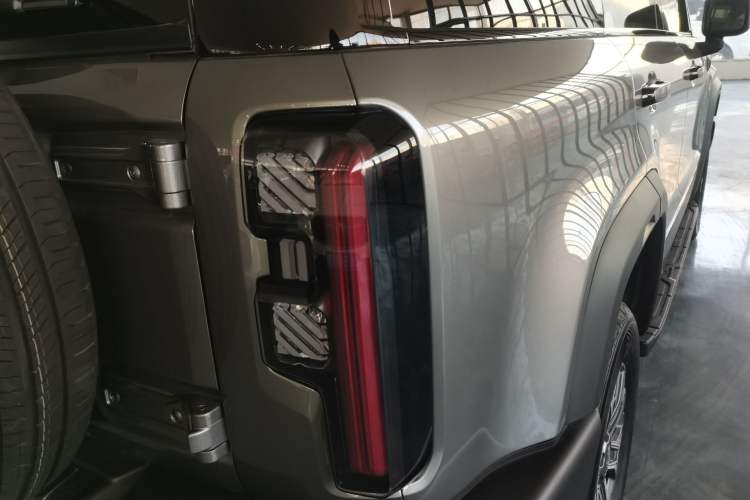 Used BAIC Off-Road BJ40 2024 2.0T All-New Urban Hunter Edition Pioneer Type Exterior 3