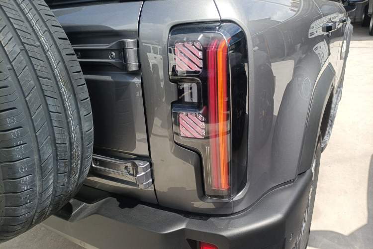 Used BAIC Off-Road BJ40 2024 2.0T All-New Urban Hunter Edition Chivalrous Style Exterior 6