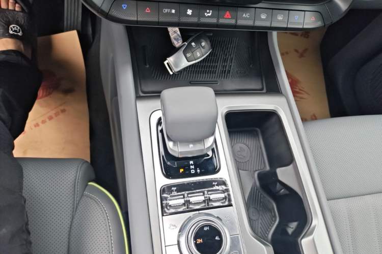 Used BAIC Off-Road BJ40 2024 2.0T All-New Ring of the Taklamakan Champion Edition Gear Lever