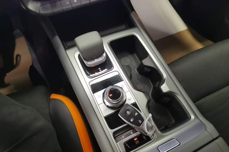 Used BAIC Off-Road BJ40 2024 2.0T All-New Urban Hunter Edition Pioneer Type Gear Lever