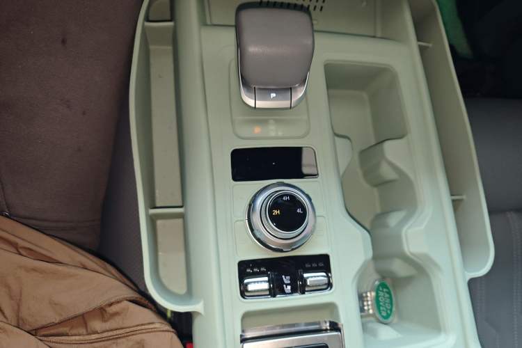 Used BAIC Off-Road BJ40 2024 2.0T All-New Urban Hunter Edition Ultimate Version Gear Lever
