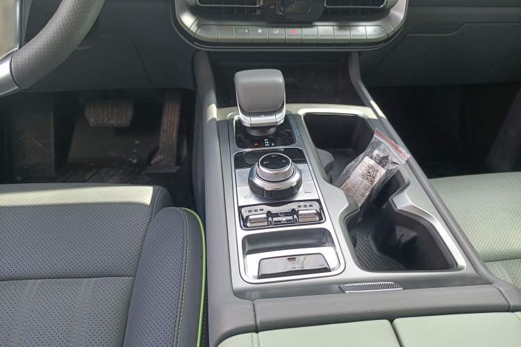 Used BAIC Off-Road BJ40 2024 2.0T All-New Urban Hunter Edition Chivalrous Style Gear Lever