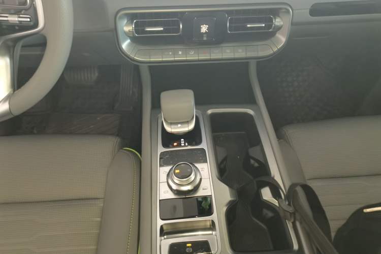 Used BAIC Off-Road BJ40 2024 2.0T All-New Urban Hunter Edition Pioneer Type Gear Lever