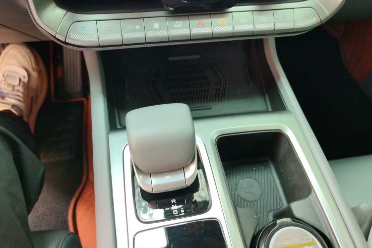 Used BAIC Off-Road BJ40 2024 2.0T All-New Urban Hunter Edition Ultimate Version Gear Lever