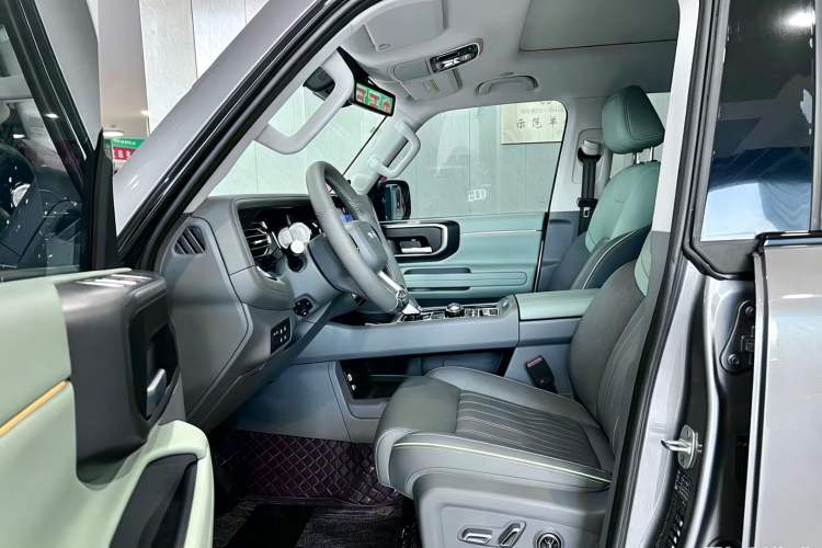 Used BAIC Off-Road BJ40 2024 2.0T All-New Urban Hunter Edition Ultimate Version Interior 1