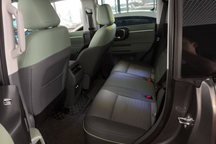 Used BAIC Off-Road BJ40 2024 2.0T All-New Urban Hunter Edition Pioneer Type Interior 4