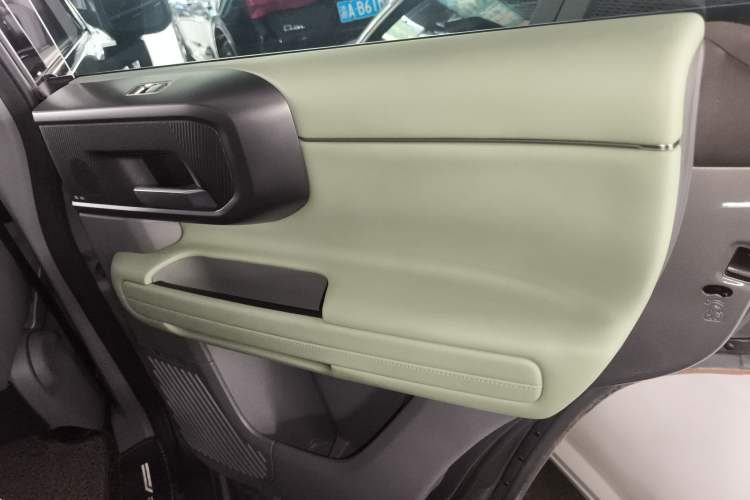 Used BAIC Off-Road BJ40 2024 2.0T All-New Urban Hunter Edition Pioneer Type Interior 6