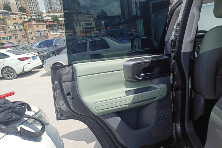 Used BAIC Off-Road BJ40 2024 2.0T All-New Urban Hunter Edition Chivalrous Style Interior 8