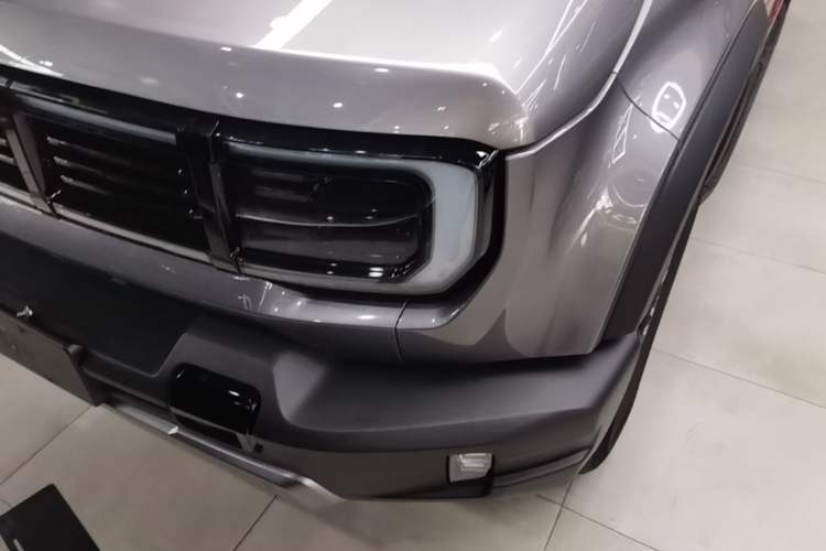 Used BAIC Off-Road BJ40 2024 2.0T All-New Urban Hunter Edition Pioneer Type Left Front Headlight