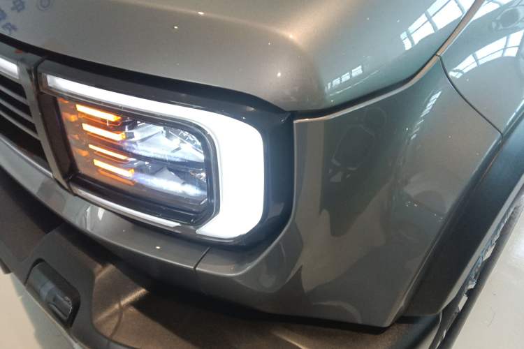 Used BAIC Off-Road BJ40 2024 2.0T All-New Urban Hunter Edition Ultimate Version Left Front Headlight