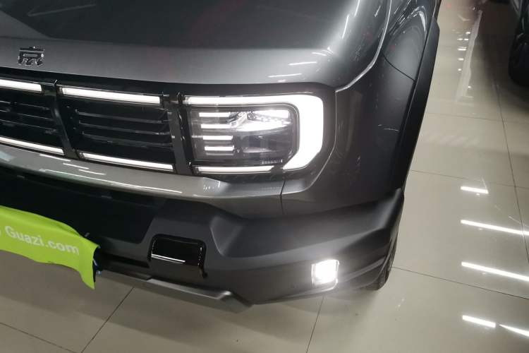 Used BAIC Off-Road BJ40 2024 2.0T All-New Urban Hunter Edition Ultimate Version Left Front Headlight