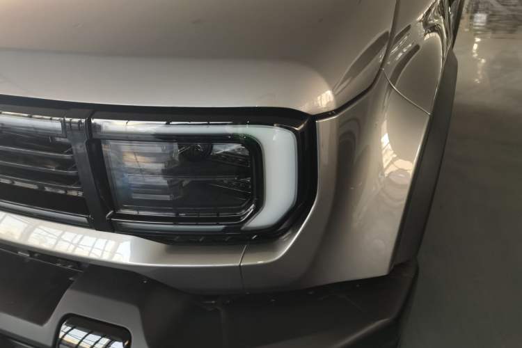 Used BAIC Off-Road BJ40 2024 2.0T All-New Urban Hunter Edition Pioneer Type Left Front Headlight