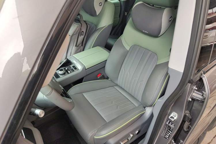 Used BAIC Off-Road BJ40 2024 2.0T All-New Urban Hunter Edition Chivalrous Style Left Front Seat