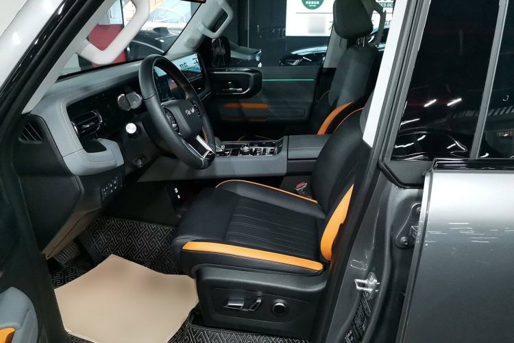 Used BAIC Off-Road BJ40 2024 2.0T All-New Urban Hunter Edition Ultimate Version Left Front Seat