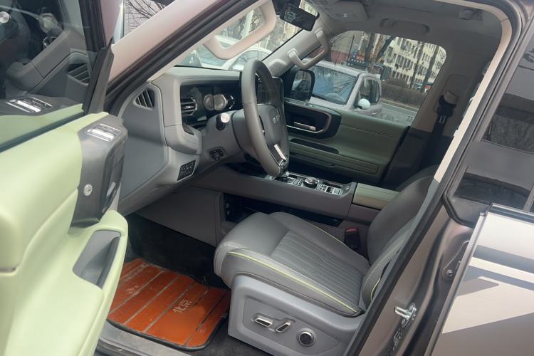 Used BAIC Off-Road BJ40 2024 2.0T All-New Ring of the Taklamakan Champion Edition Left Front Seat