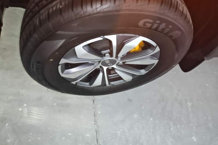 Used BAIC Off-Road BJ40 2024 2.0T All-New Urban Hunter Edition Ultimate Version Left Front Wheel Hub