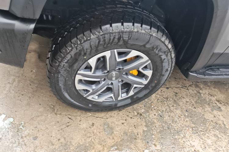 Used BAIC Off-Road BJ40 2024 2.0T All-New Ring of the Taklamakan Champion Edition Left Front Wheel Hub