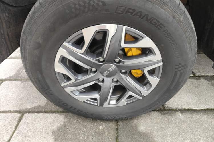 Used BAIC Off-Road BJ40 2024 2.0T All-New Urban Hunter Edition Chivalrous Style Left Front Wheel Hub