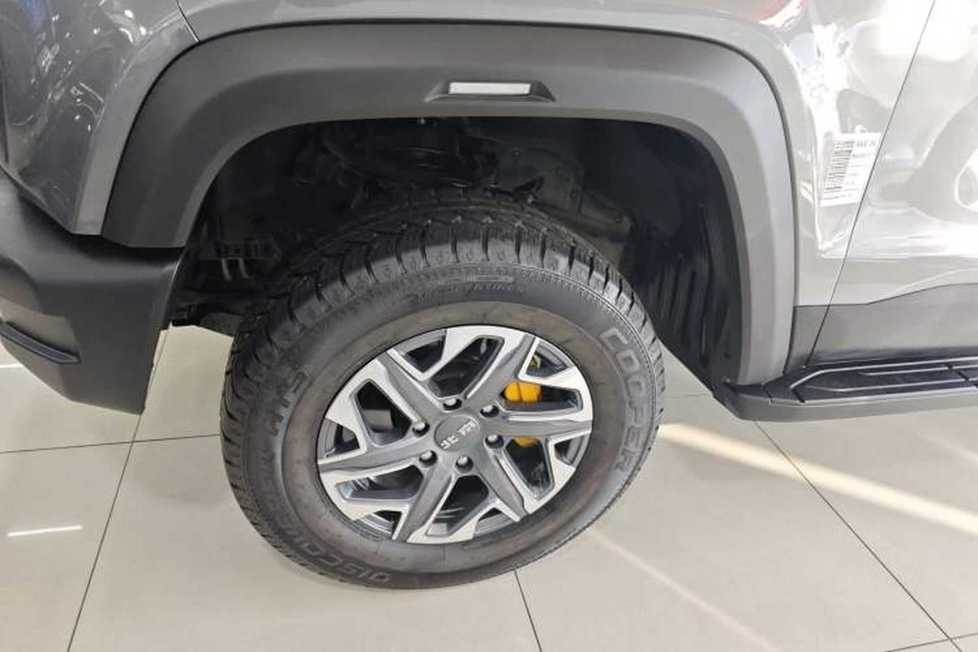Used BAIC Off-Road BJ40 2024 2.0T All-New Blade Hero Edition Climber Left Front Wheel Hub