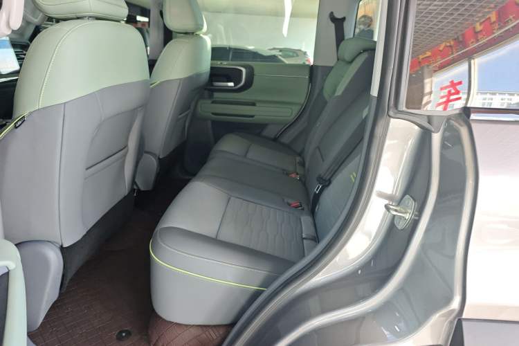 Used BAIC Off-Road BJ40 2024 2.0T All-New Blade Hero Edition Climber Left Rear Seat