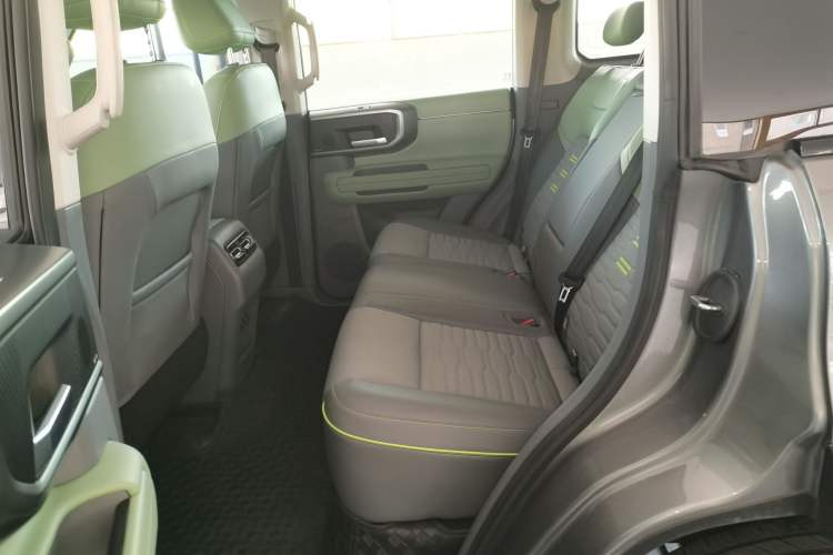 Used BAIC Off-Road BJ40 2024 2.0T All-New Urban Hunter Edition Pioneer Type Left Rear Seat