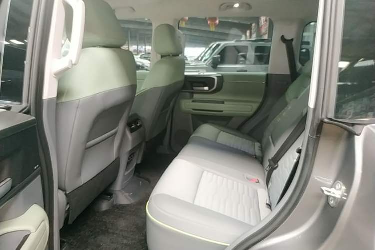 Used BAIC Off-Road BJ40 2024 2.0D All-New Blade Hero Crosser Left Rear Seat