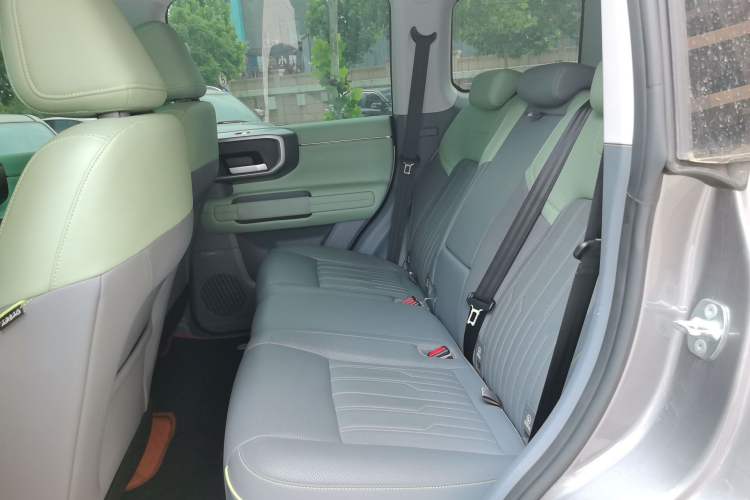 Used BAIC Off-Road BJ40 2024 2.0T All-New Urban Hunter Edition Ultimate Version Left Rear Seat