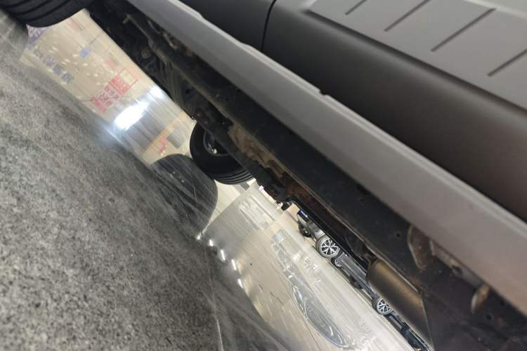 Used BAIC Off-Road BJ40 2024 2.0T All-New Urban Hunter Edition Chivalrous Style Left Side Sill