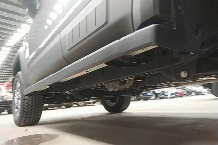 Used BAIC Off-Road BJ40 2024 2.0D All-New Blade Hero Crosser Left Side Sill