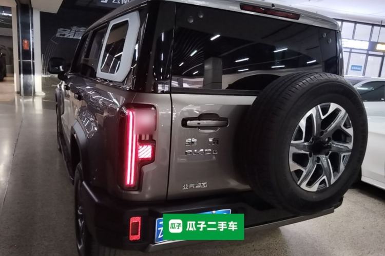 Used BAIC Off-Road BJ40 2024 2.0T All-New Urban Hunter Edition Chivalrous Style Rear Left 45 Deg