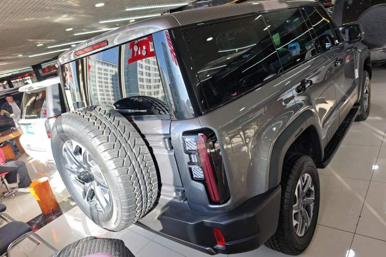 Used BAIC Off-Road BJ40 2024 2.0T All-New Blade Hero Edition Climber Rear