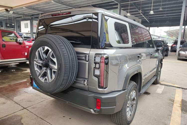 Used BAIC Off-Road BJ40 2024 2.0T All-New Urban Hunter Edition Chivalrous Style Rear Right 45 Deg