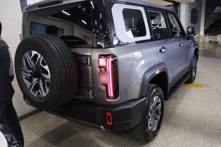 Used BAIC Off-Road BJ40 2024 2.0T All-New Urban Hunter Edition Chivalrous Style Rear Right 45 Deg