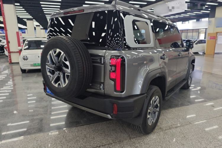 Used BAIC Off-Road BJ40 2024 2.0T All-New Urban Hunter Edition Chivalrous Style Rear Right 45 Deg
