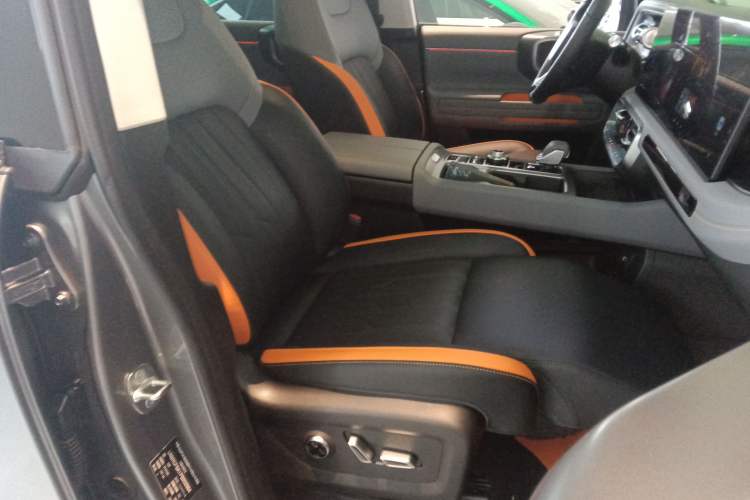Used BAIC Off-Road BJ40 2024 2.0T All-New Urban Hunter Edition Ultimate Version Right Front Seat