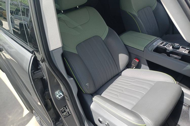 Used BAIC Off-Road BJ40 2024 2.0T All-New Urban Hunter Edition Chivalrous Style Right Front Seat