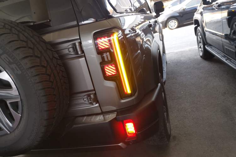 Used BAIC Off-Road BJ40 2024 2.0D All-New Blade Hero Crosser Right Rear Taillight