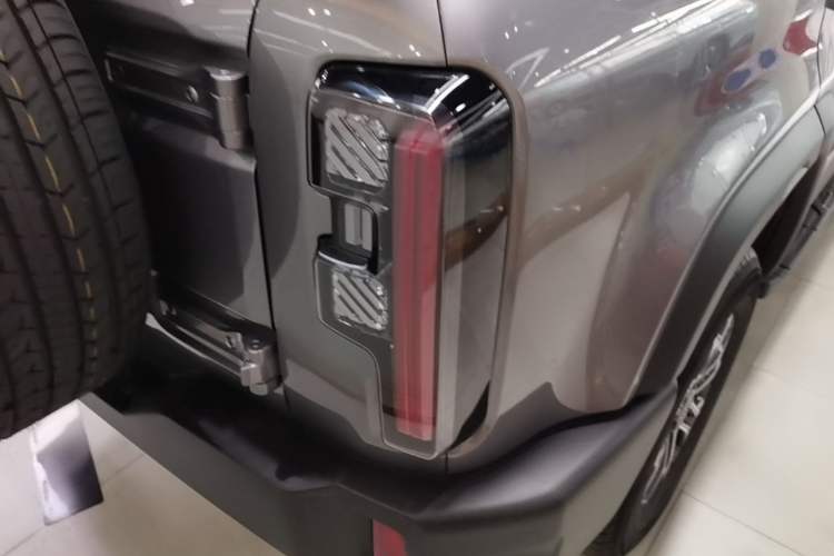 Used BAIC Off-Road BJ40 2024 2.0T All-New Urban Hunter Edition Pioneer Type Right Rear Taillight