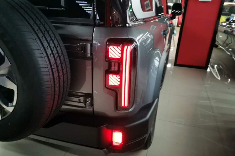 Used BAIC Off-Road BJ40 2024 2.0T All-New Urban Hunter Edition Ultimate Version Right Rear Taillight