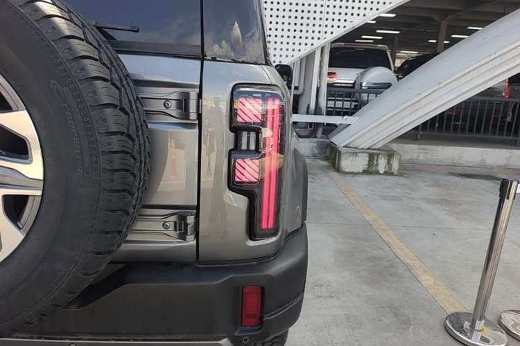Used BAIC Off-Road BJ40 2024 2.0D All-New Blade Hero Crosser Right Rear Taillight