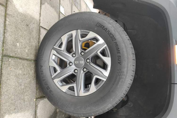 Used BAIC Off-Road BJ40 2024 2.0T All-New Urban Hunter Edition Chivalrous Style Right Rear Wheel Hub