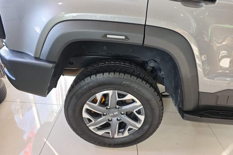 Used BAIC Off-Road BJ40 2024 2.0T All-New Blade Hero Edition Climber Right Rear Wheel Hub