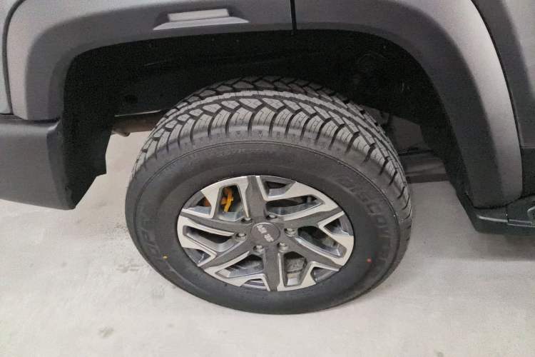 Used BAIC Off-Road BJ40 2024 2.0T All-New Blade Hero Edition Climber Right Rear Wheel Hub
